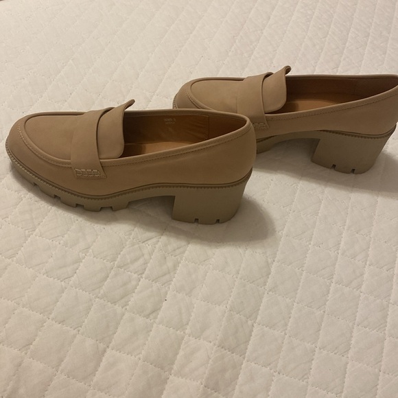 Woman’s size 9 Dolce vita shoes tan platform lug sole - Picture 5 of 5